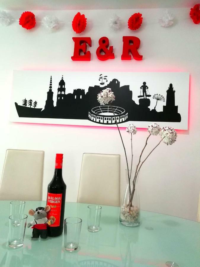 Apartamento E&R Malaga Centro- Parking Gratis Екстер'єр фото