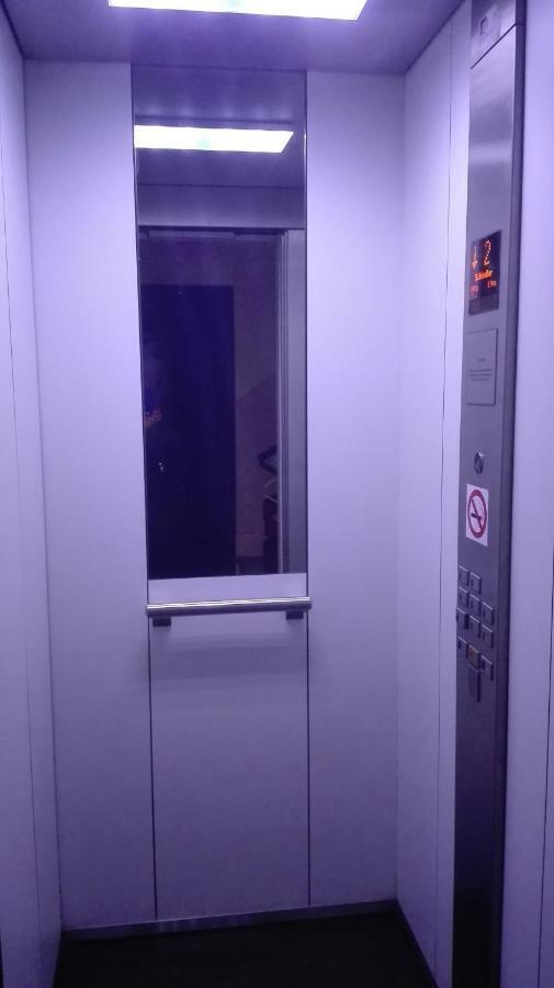 Apartamento E&R Malaga Centro- Parking Gratis Екстер'єр фото